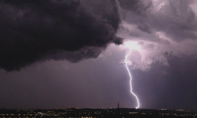 Especialistas alertam para alta incidência de raios durante a primavera