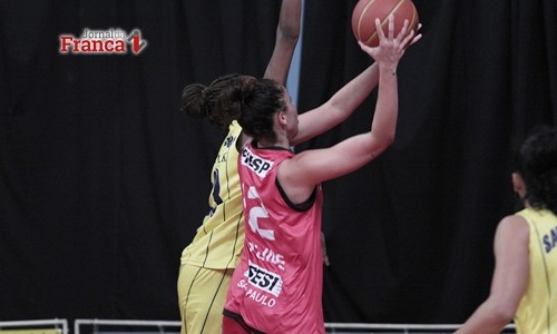 Sesi Araraquara quebra
invencibilidade do Vera Cruz
pelo Estadual Feminino