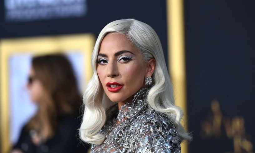 Em entrevista a revista francesa, cantora Lady Gaga diz que sonha em ser mãe
