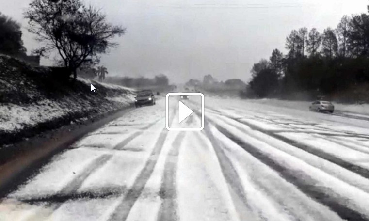 Temporal de granizo deixa rodovia do interior de SP com visual impressionante