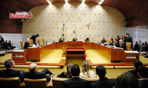 Maioria do STF decide não reconhecer validade do ensino em casa