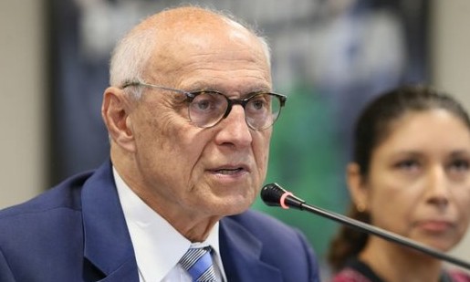 Tribunal Eleitoral ordena suspensão de propaganda contra Eduardo Suplicy