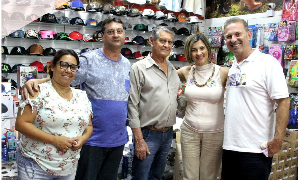 Delegados Graciela e Davi em campanha na Feira Livre e na Francisco Marques