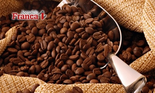 Café tipo 4/5 tem a saca cotada a R$ 450,00 e alta de 2,27%. em Franca