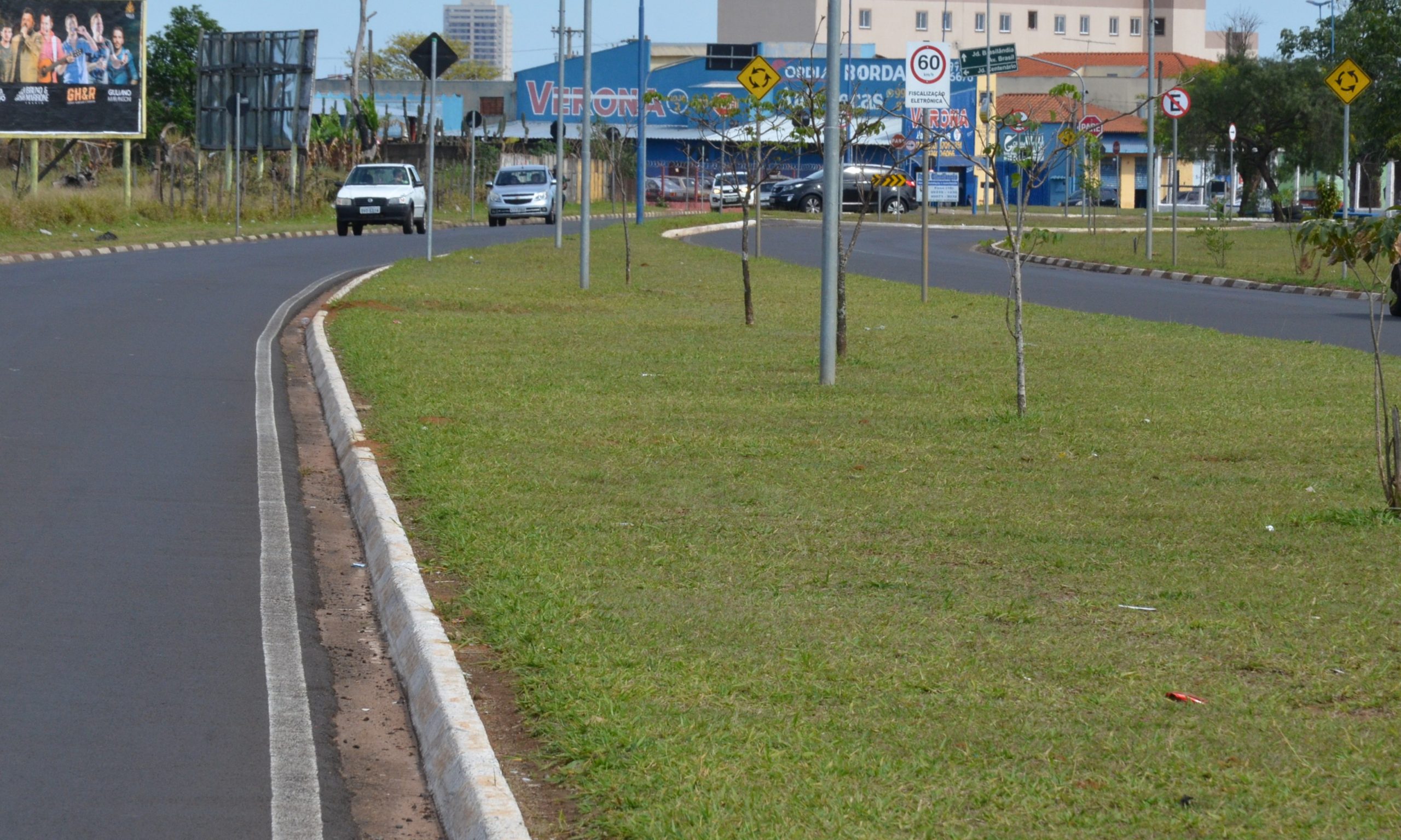 Secretaria de Serviços e Meio Ambiente intensifica limpeza em áreas públicas