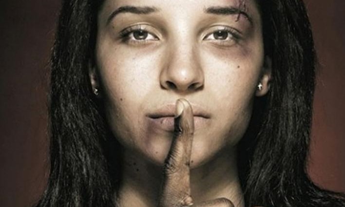 Sofrer um assédio sexual pode afetar as mulheres por décadas, diz estudo