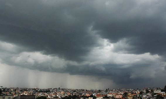 Pancadas de chuva acontecem à tarde e à noite nesta quarta, 19