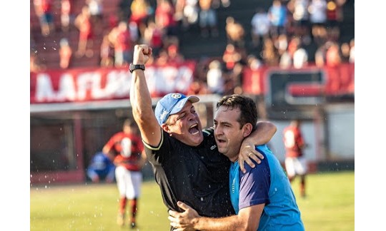 Vice-líder de seu grupo, Francana decide vaga jogando ao lado da torcida