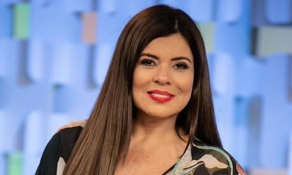 Rede TV! deseja tirar Mara Maravilha do SBT para novo programa de fofocas