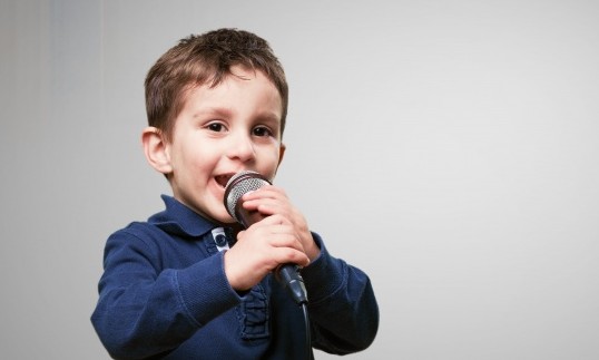 Concurso “A Mais Bela Voz Infantil” escolhe vencedores neste domingo, 07, às 20h