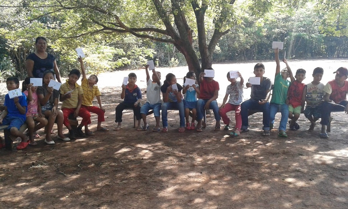 Intercâmbio entre alunos do Recanto Elimar e índios Guarani Kaiwoá