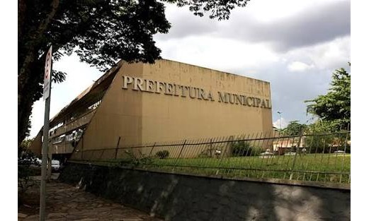 Servidores acusam governo de manter comissionados demitidos por ordem do TJ