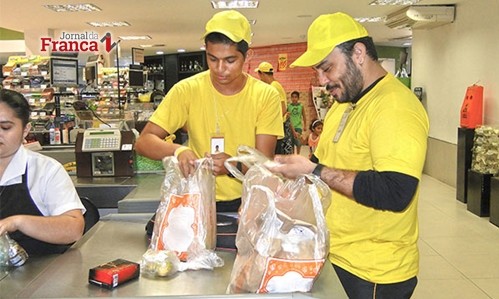 STF derruba lei que exigia presença de empacotadores em supermercados