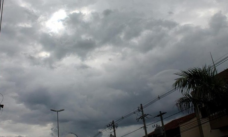 Sábado, 27 de outubro, continua com tempo instável e chuvas em Franca