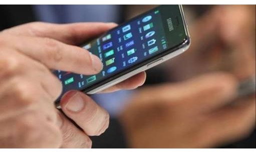 Uso de aparelho celular na cabine de votação está proibido pela Justiça Eleitoral
