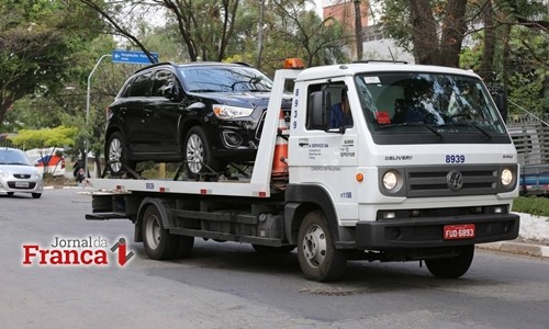Veículos sem licenciamento podem deixar de ser removidos pela PM