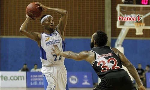 Basquete: ex-Pinheiros Desmond Holloway decide fugir da crise e sair do Vasco