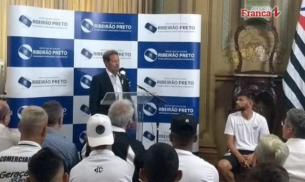 Por acesso, Comercial -RP recebe homenagem da Prefeitura de Ribeirão Preto