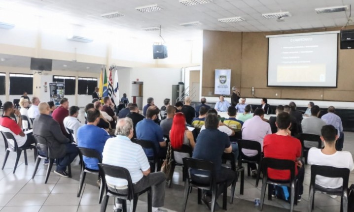 Clubes e federações se reúnem com a CBB para discutir torneio nacional