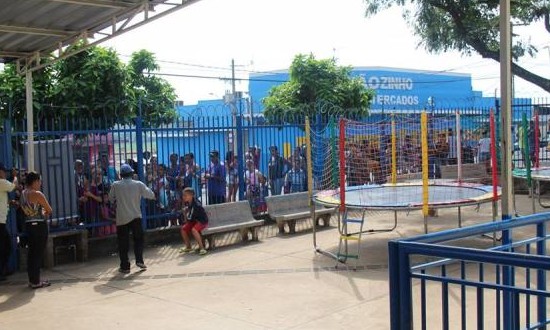 Centro Comunitário do Jardim Aeroporto faz festa para crianças do bairro