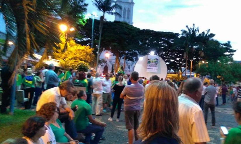 Movimento “Vem Pra Rua” realiza ato neste domingo, 21, contra a volta do PT