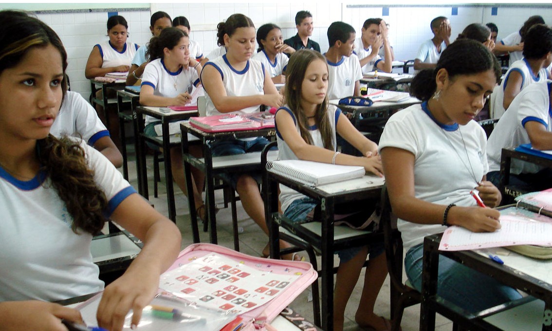 Revisão no ensino médio prevê ao menos duas formações para estudantes