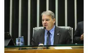 Vereador cobra adequação da Prefeitura à lei federal que agiliza serviço público