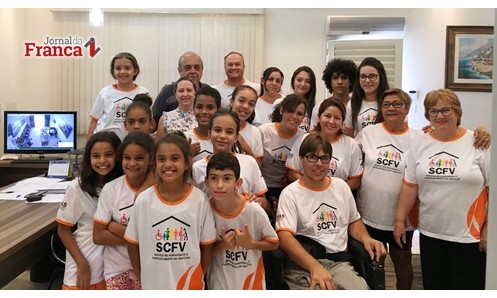Uniformes fortalecem e valorizam trabalho social em grupo do CRAS Rifaina