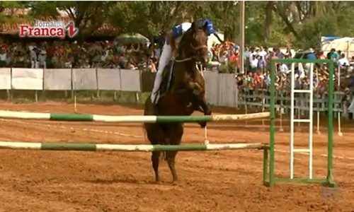 Chuva interrompe semifinal hípica entre Ibiraci e Areia, que acaba suspensa