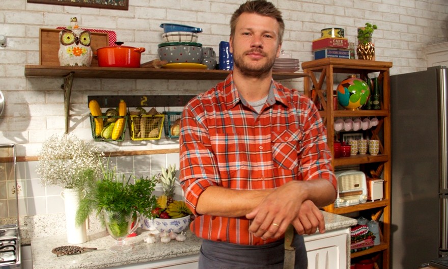 Rodrigo Hilbert completa mais um ano no comando do ‘Tempero de Família’