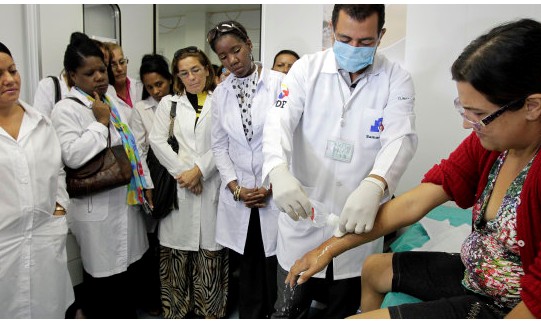 Mais de 900 médicos realizam prova do Revalida neste sábado, 17