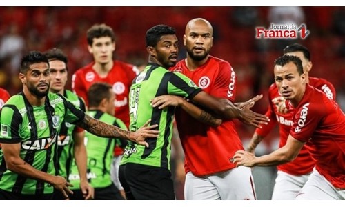 América-MG perde para o Internacional e põe um pé na Série B