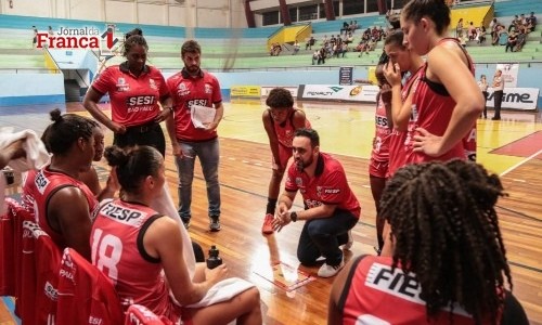 Sesi perde pelo Estadual Feminino de Basquete, mas está nos playoffs