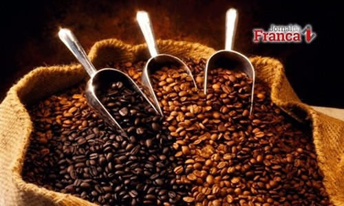 Preço do café tipo 4/5 abre semana em Franca a R$ 445, após queda de 1,11%