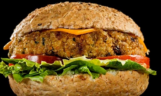 Hambúrguer vegetariano pode ter mais sal do que o de carne, diz pesquisa