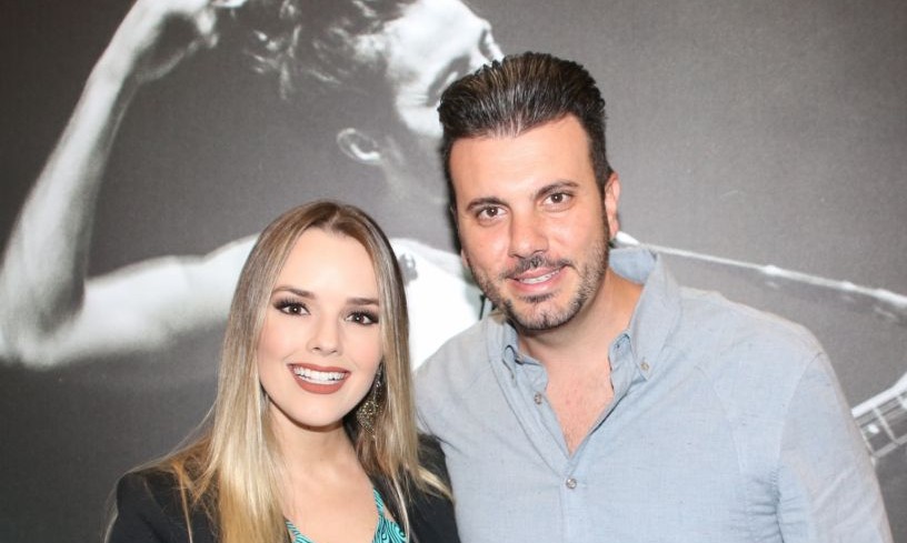 Após perda de bebê, cantora sertaneja Thaeme Mariôto anuncia feliz, nova gravidez