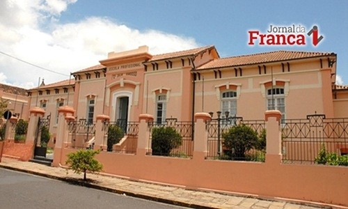 Em Franca, alunos da ETEC desenvolvem pingente que auxilia idosos