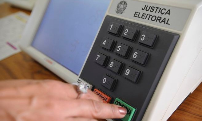 Cartórios eleitorais reabrem inscrição eleitoral e transferência de título