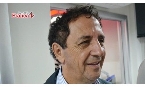 Prefeito pede para marcar entrevista na Hertz e “dá cano” de última hora