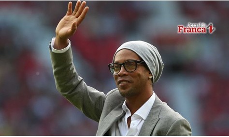 Tribunal de Justiça apreende passaporte de Ronaldinho Gaúcho