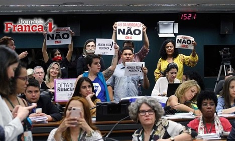 Análise do projeto “Escola sem Partido” é adiada para a semana que vem