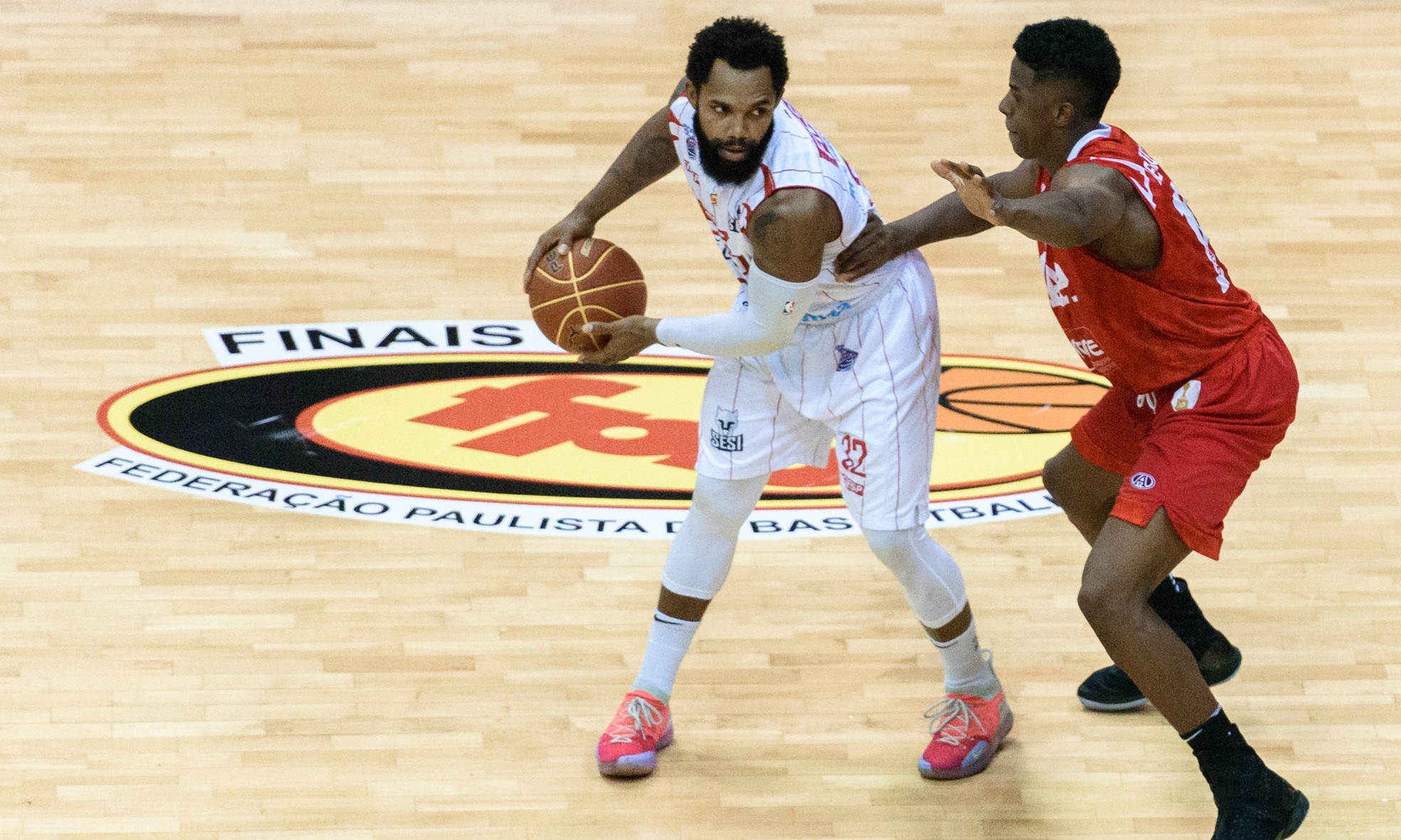 Para defender liderança, Sesi Franca Basquete pega o Minas Tênis no Pedrocão