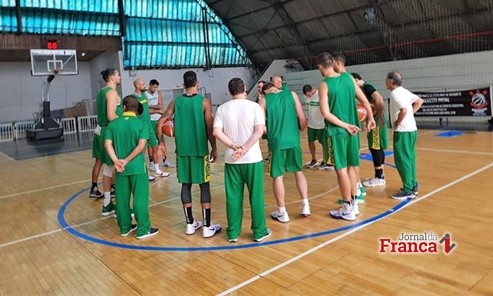 Brasil recebe dominicanos pelas Eliminatórias do Mundial de basquete