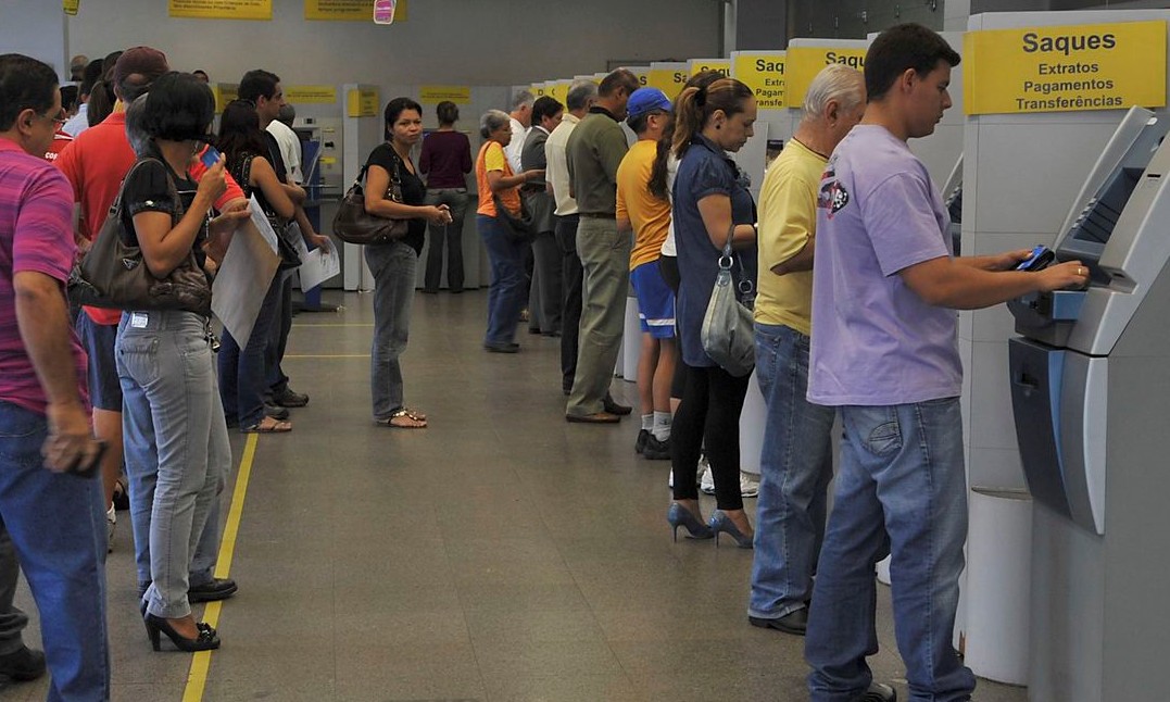 Agências bancárias abrem em horário especial nesta segunda-feira, 24