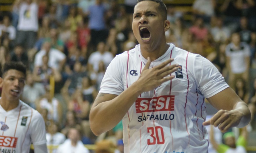 Em jogo eletrizante e com um final dramático, Sesi Franca vence argentinos