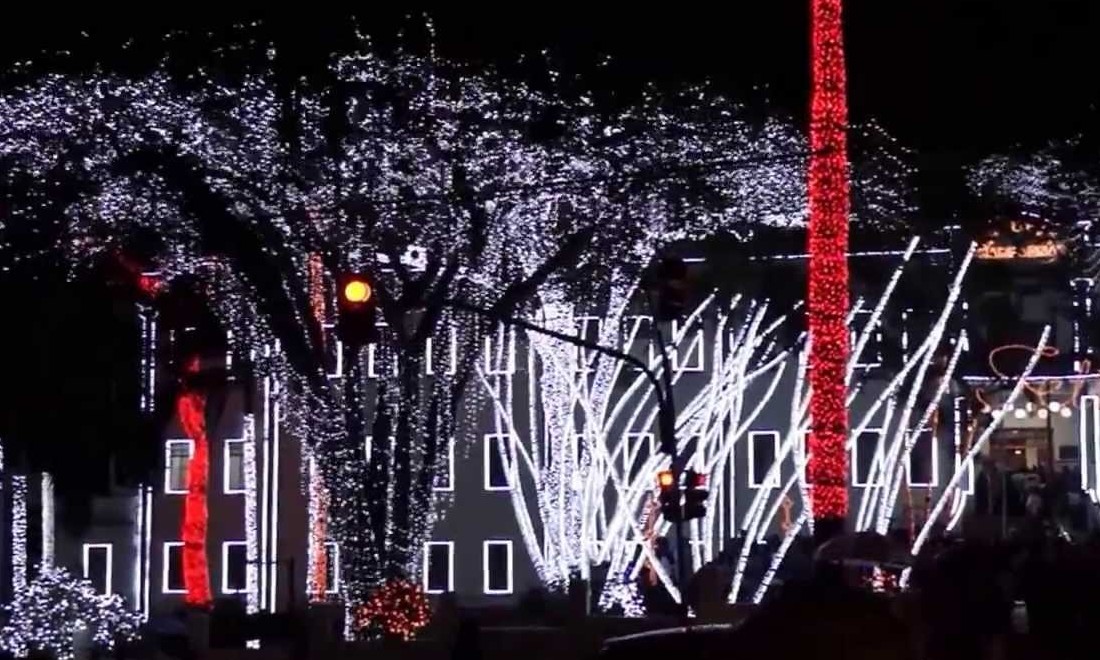 “Natal de Luz” ilumina o Colégio Champagnat nesta terça-feira, 11, às 20h