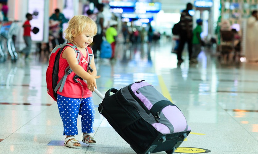 Férias: saiba quais são os documentos básicos para viajar com crianças
