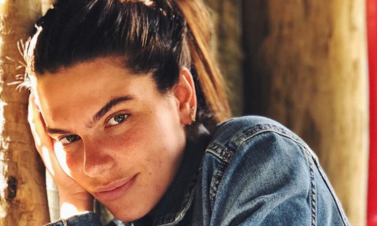 Motorista aponta arma para a modelo Mariana Goldfarb após briga de trânsito