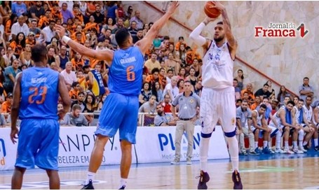 São José Basketball espera o adversário do torneio de fim de ano