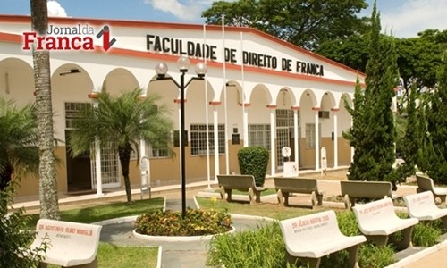 MEC mantém curso de Direito em 5 anos e aprova disciplinas obrigatórias